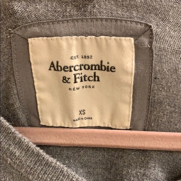 Abercrombie & Fitch sweater💗 - Picture 2 of 4